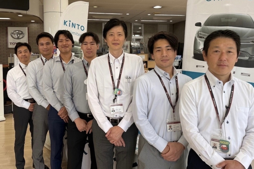 戸田店集合写真（営業）