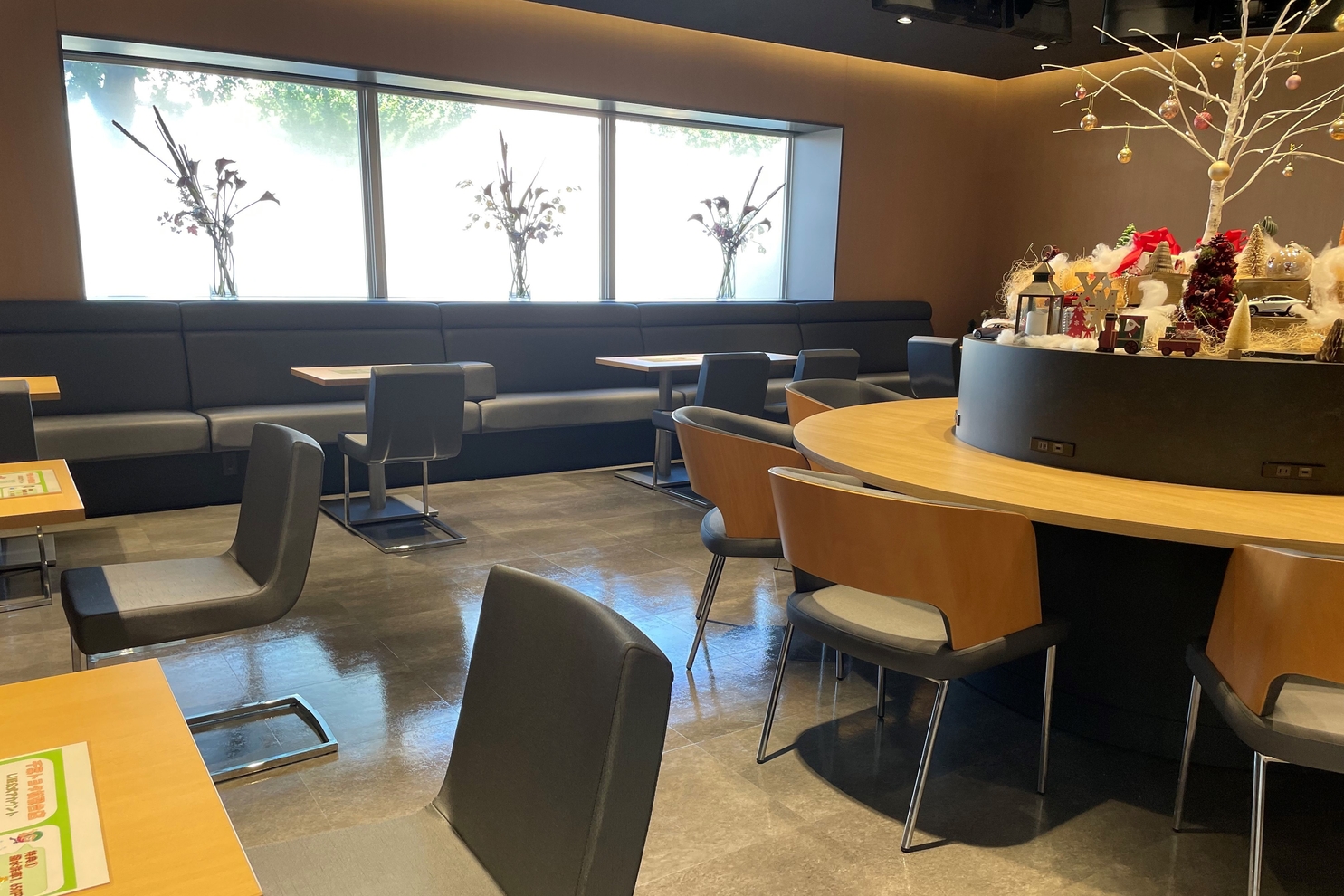 松飛台店　ラウンジ