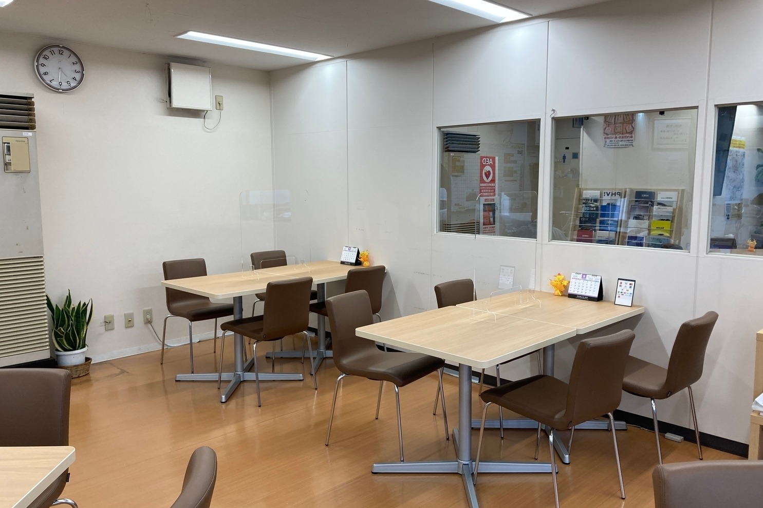 U-Car足立竹の塚店_店舗内観_01
