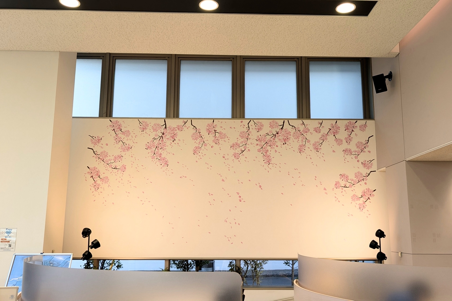 ショールーム最奥白壁桜の装飾１：春装飾　白壁桜１