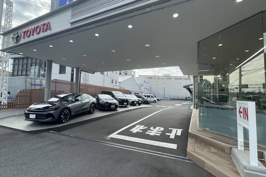 横須賀久里浜店_新車展示場