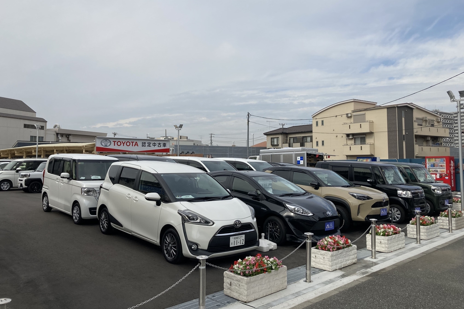 横須賀久里浜店_中古車展示場