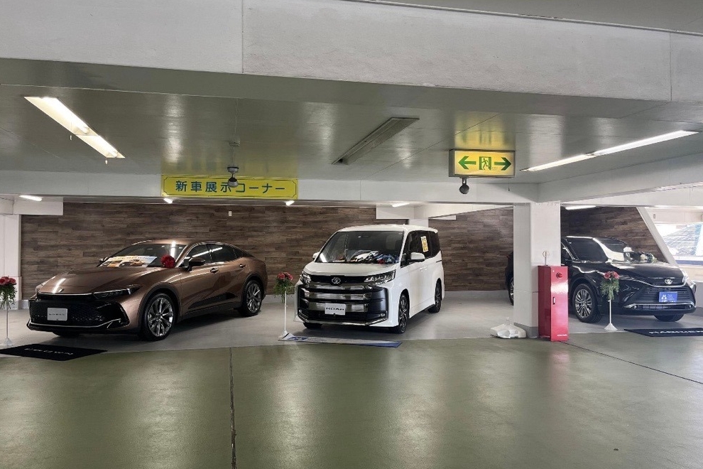 鶴見店　展示場