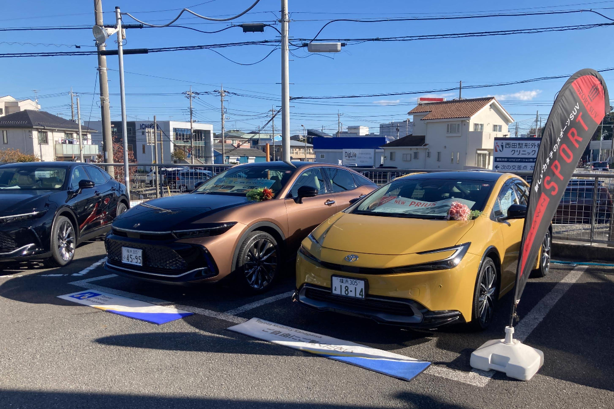 伊勢原白根店　展示場1