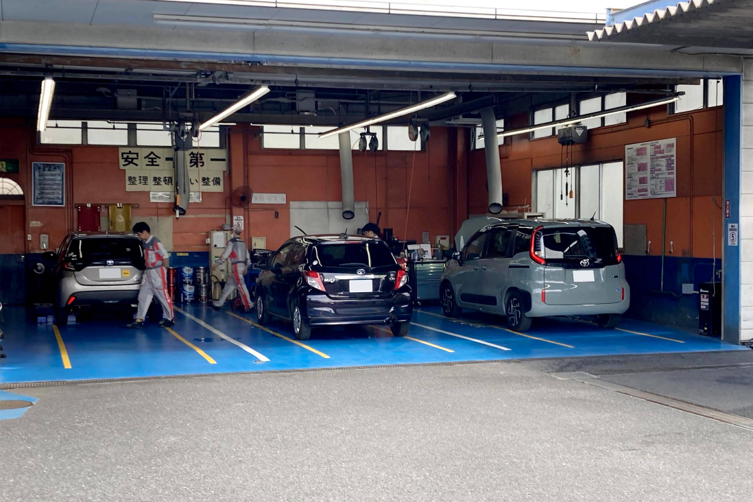 伊勢原店　工場