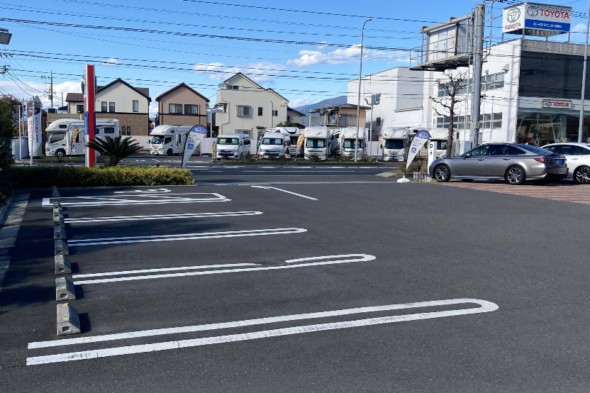 中古車タウン大神店　駐車場