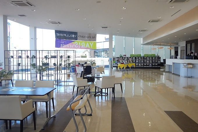 浜北インター店内2