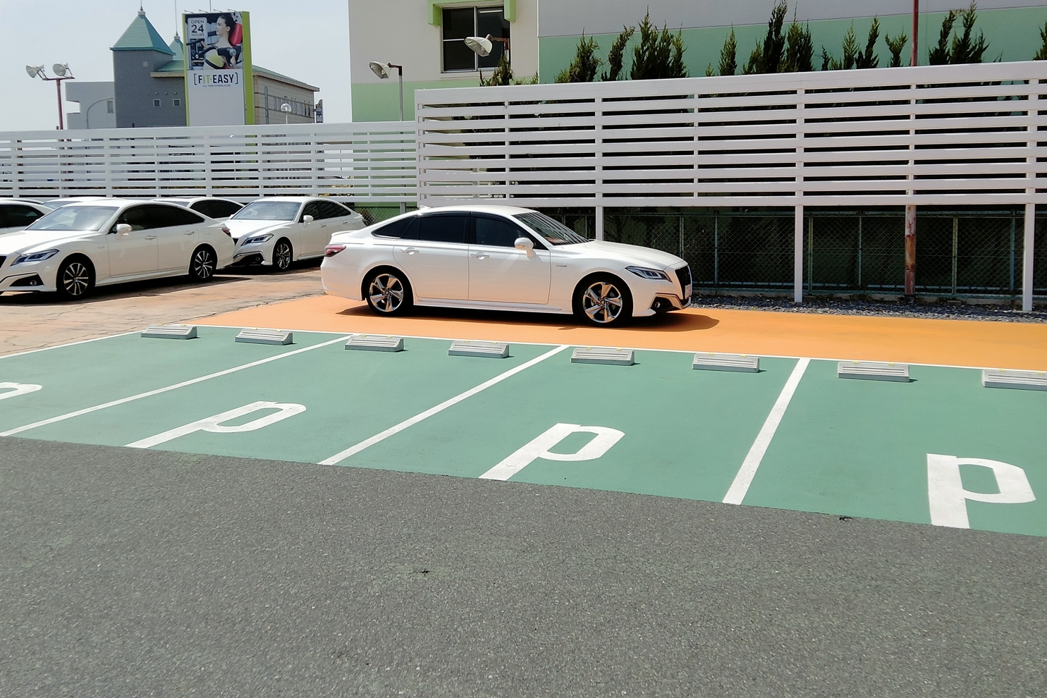 東名マイカーセンター　駐車場