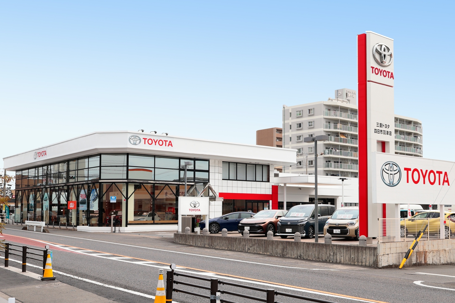 四日市羽津店外観