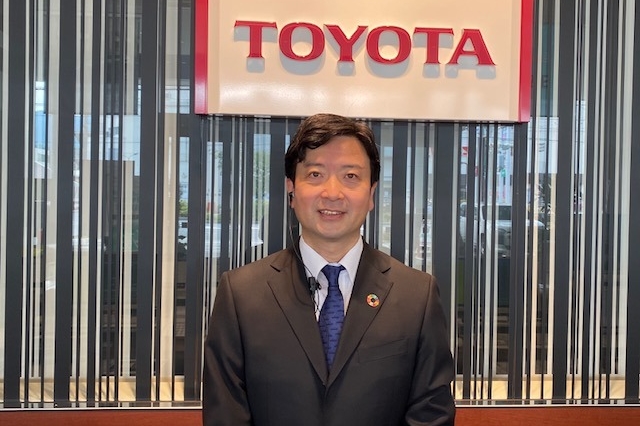 川西店 スタッフ紹介 兵庫トヨタ自動車株式会社  トヨタ自動車WEBサイト