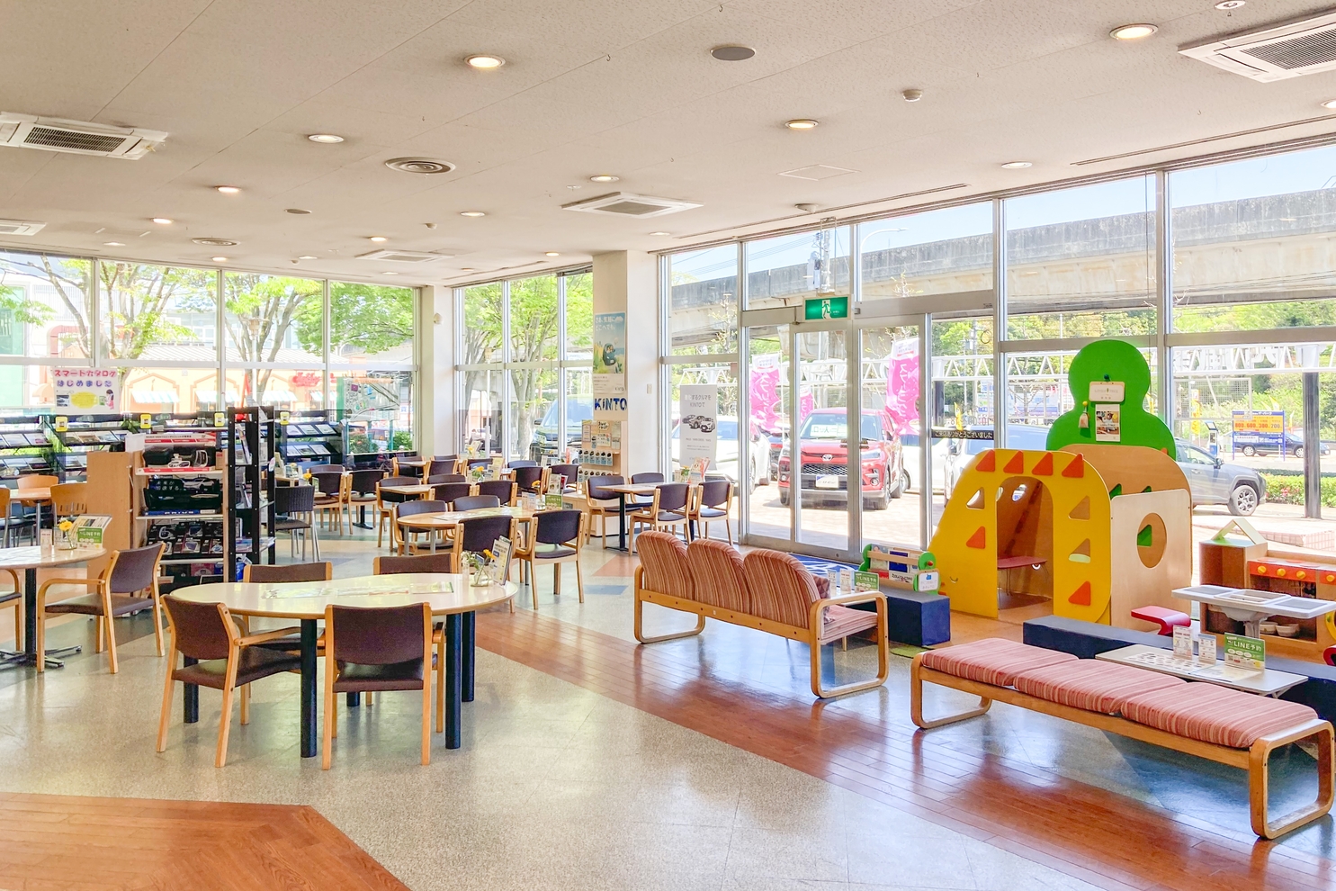 西風新都店内 (2)