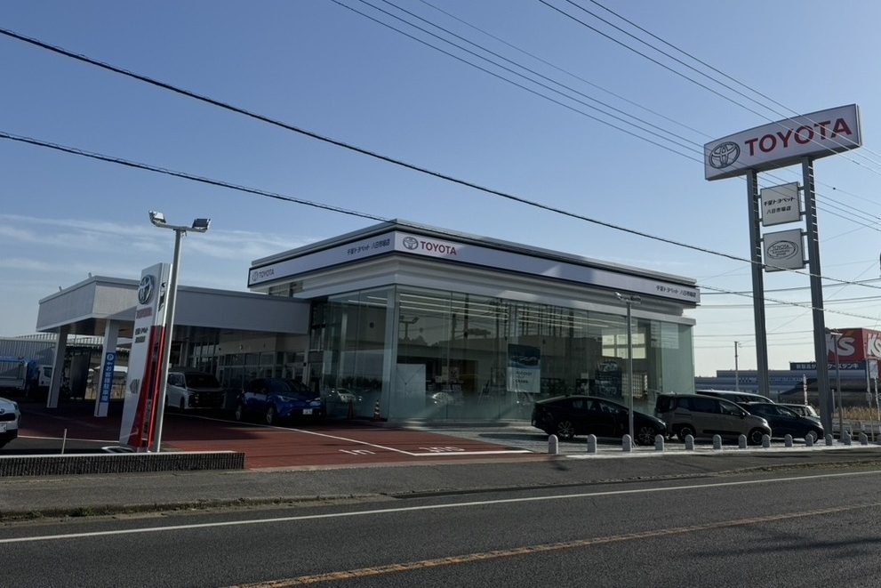 八日市場店外観