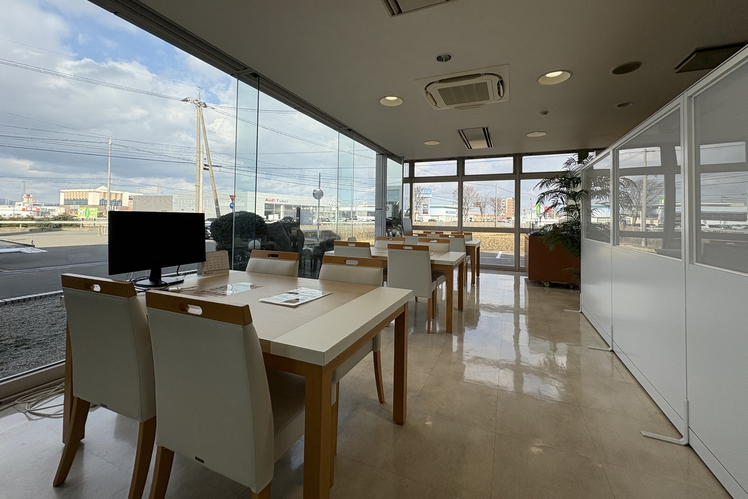 東店商談