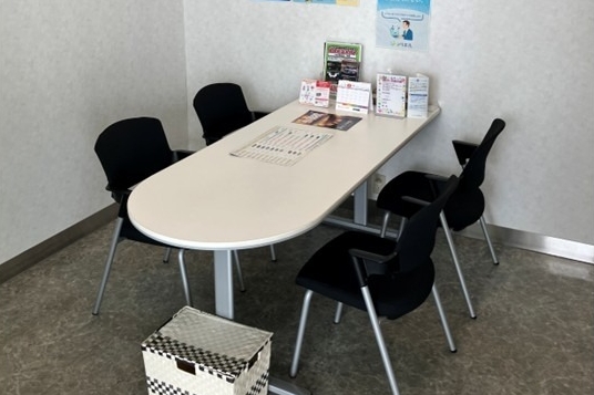 石川_商談テーブル
