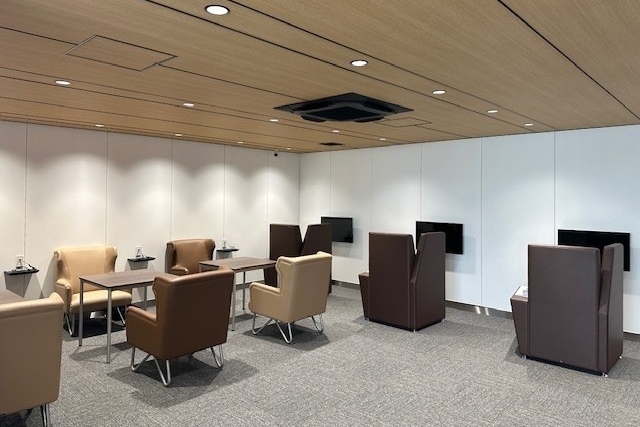 ラウンジ_C平野