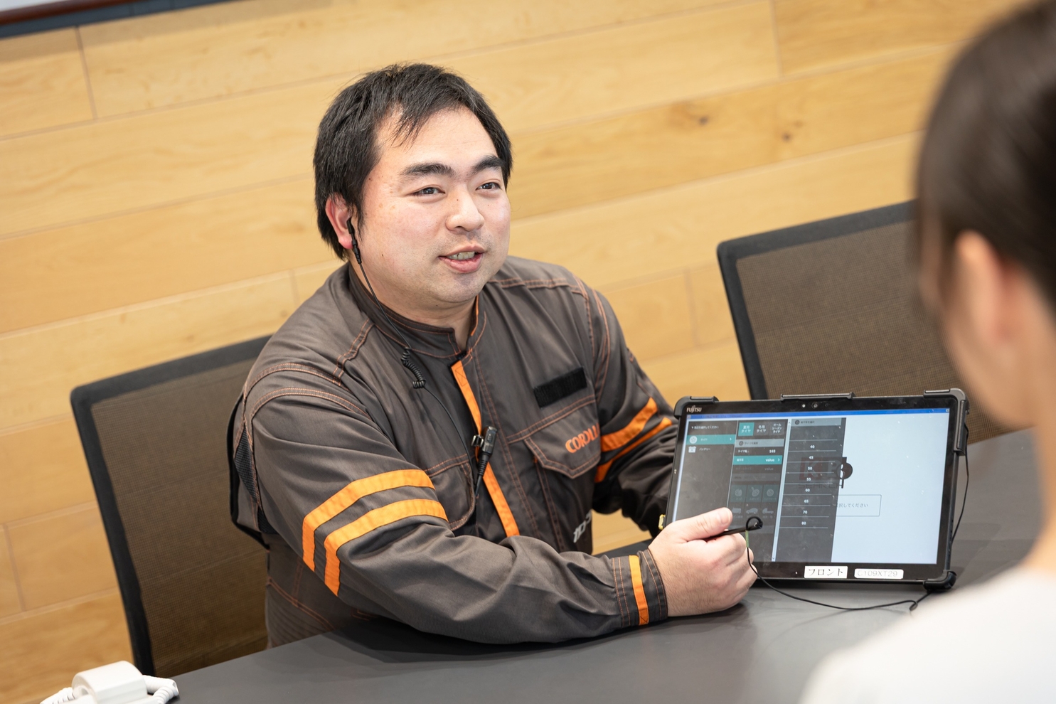 09東神戸店スタッフ働く風景写真 (8)