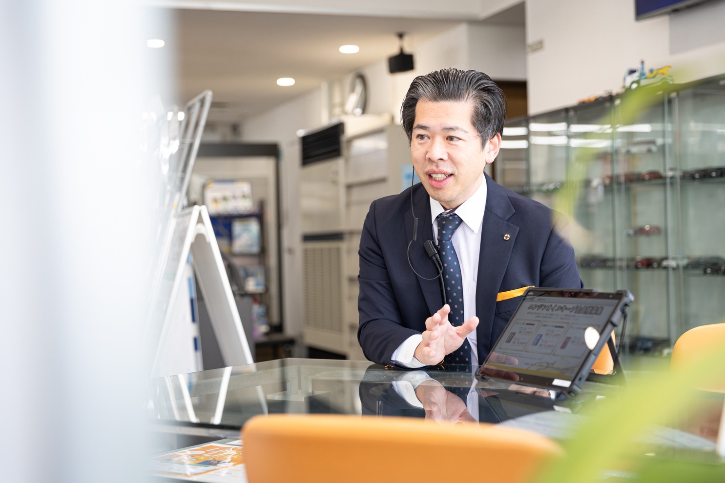 10西宮171店スタッフ働く風景s写真