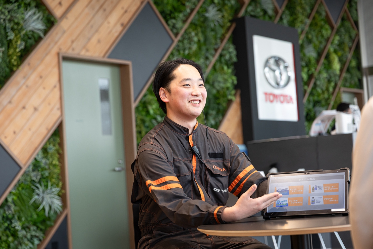 19西宮酒蔵通り店スタッフ働く風景写真