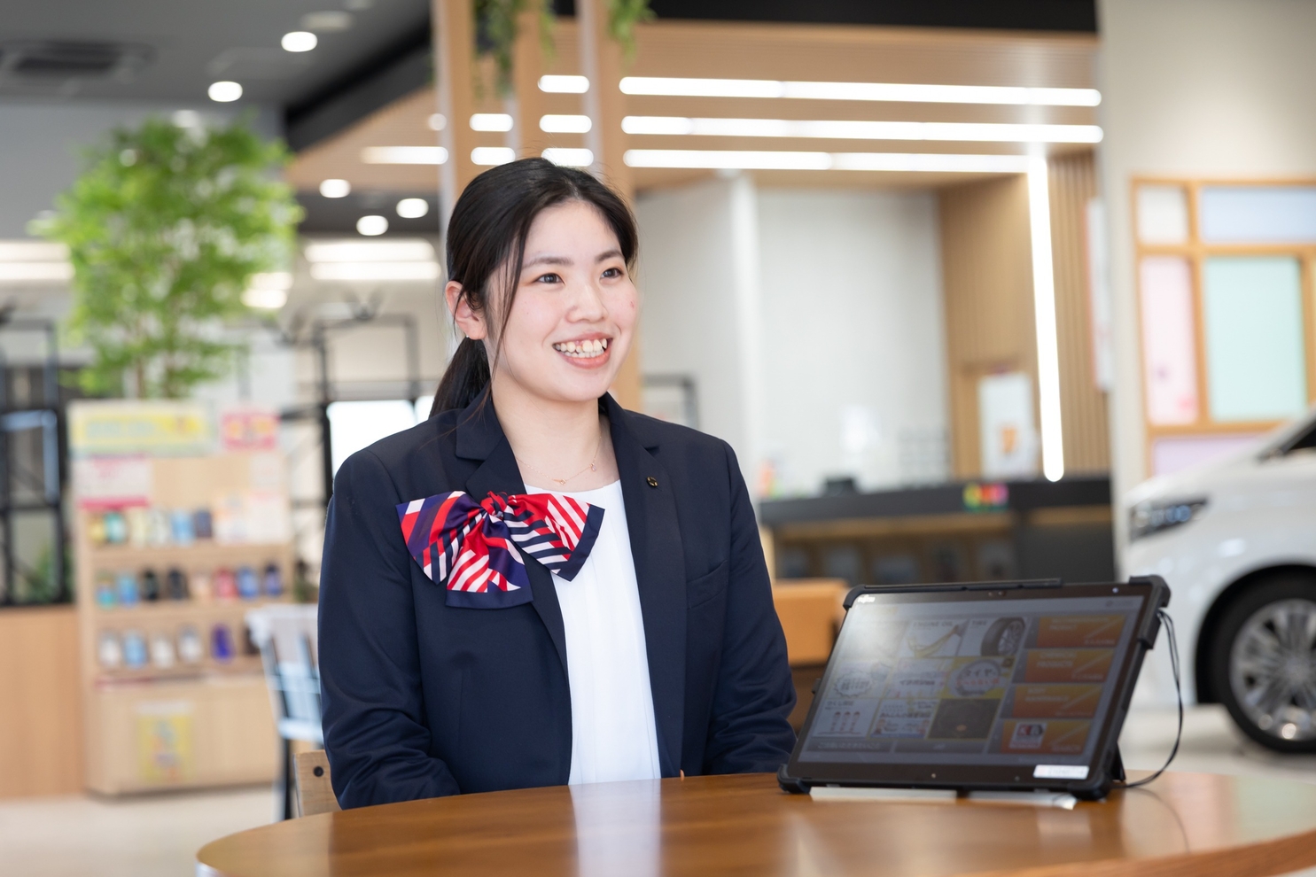 04伊丹店スタッフ働く風景写真 (4)