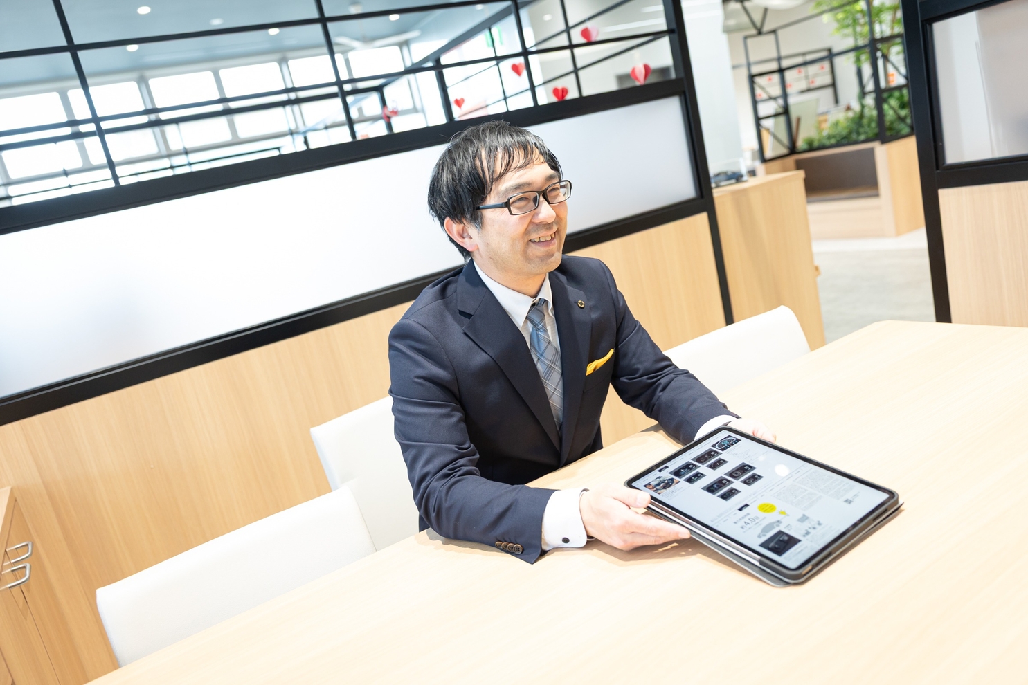 04伊丹店スタッフ働く風景写真 (2)