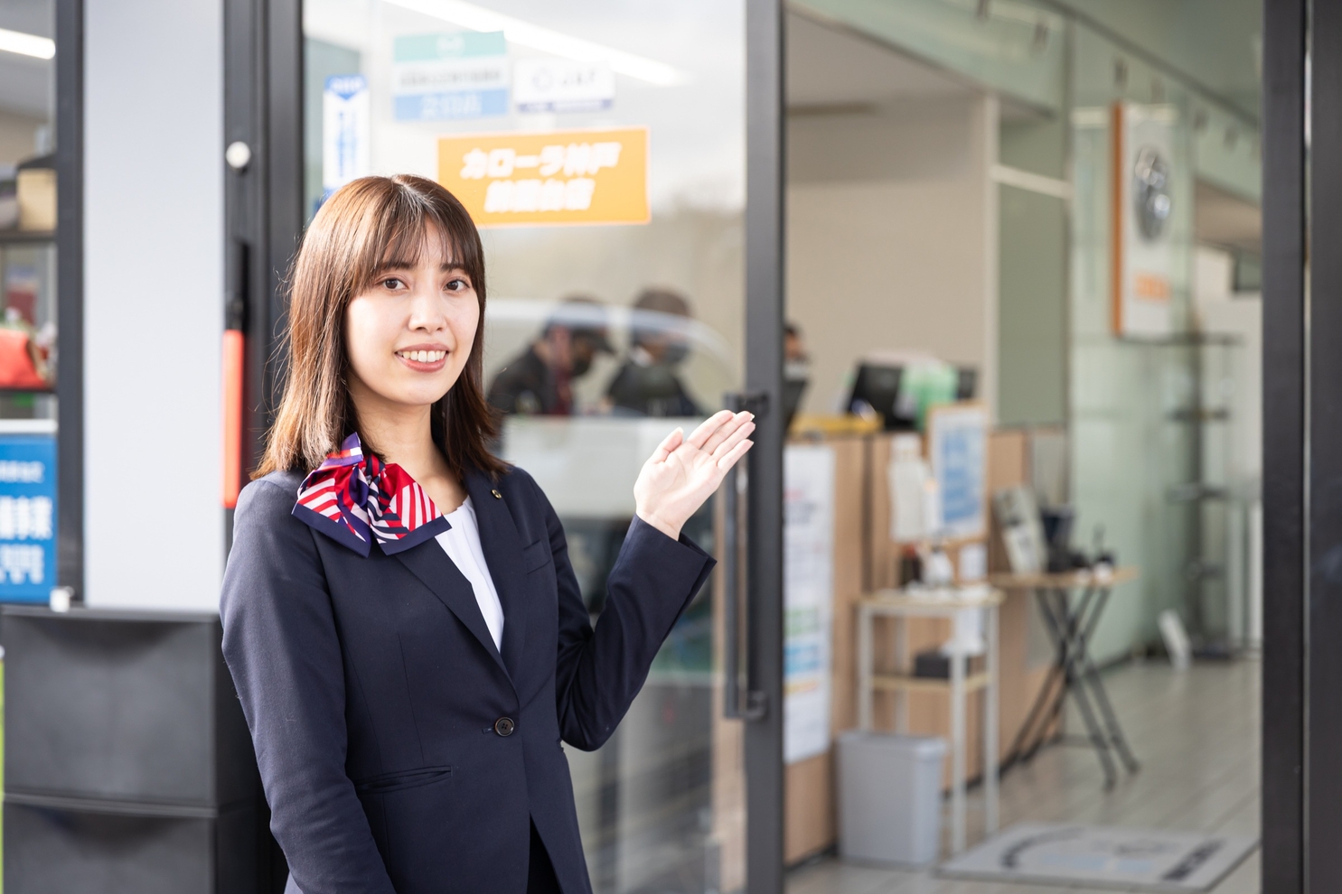 15鈴蘭台店スタッフ働く風景写真