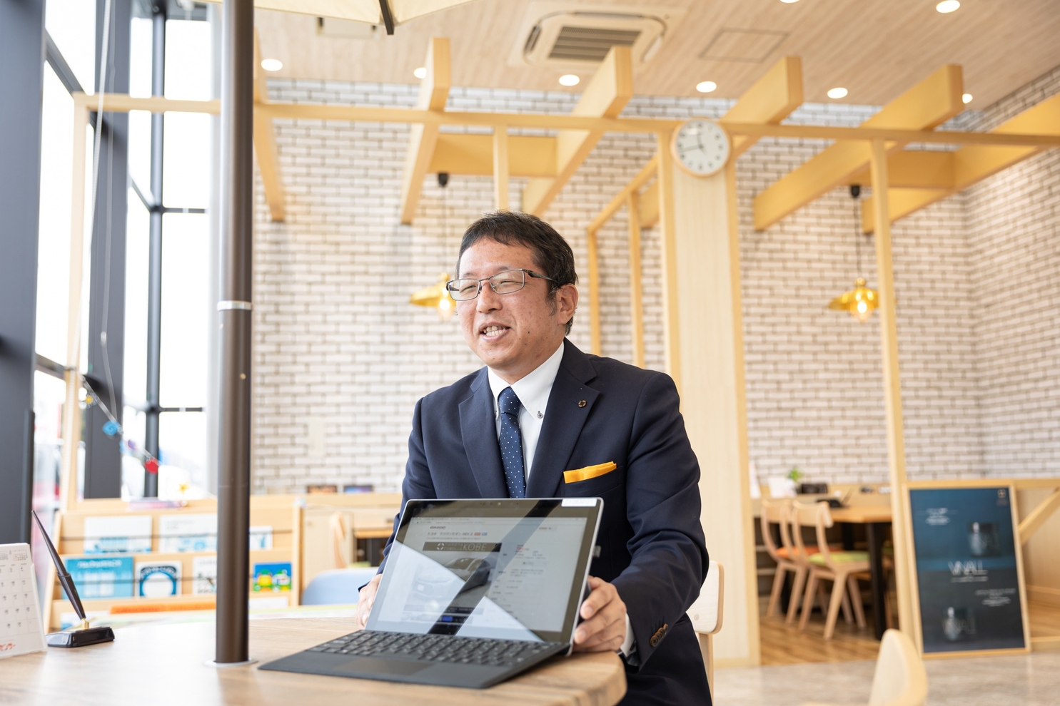 05丹波篠山MCスタッフ働く風景写真 (2)
