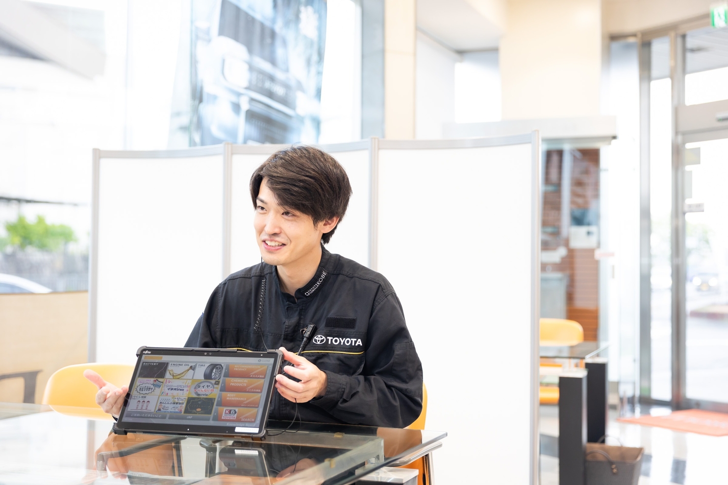10_西宮171店スタッフ働く風景写真 (6)