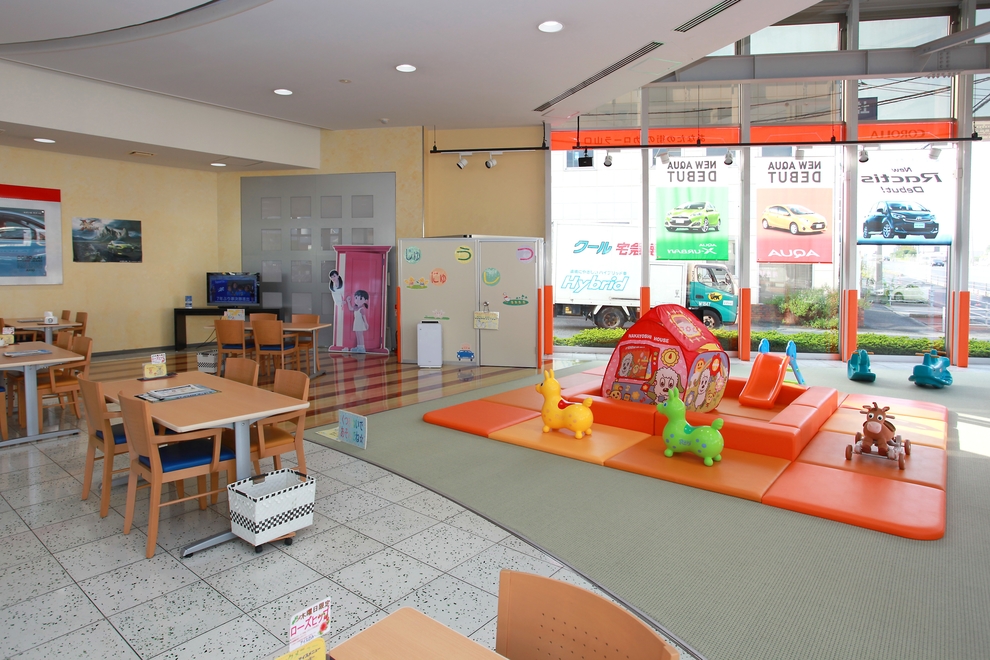 03_宇部店店内-1