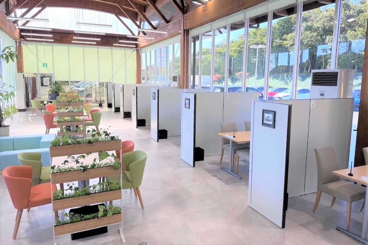 ユーコム貝塚_店内_画像加工済