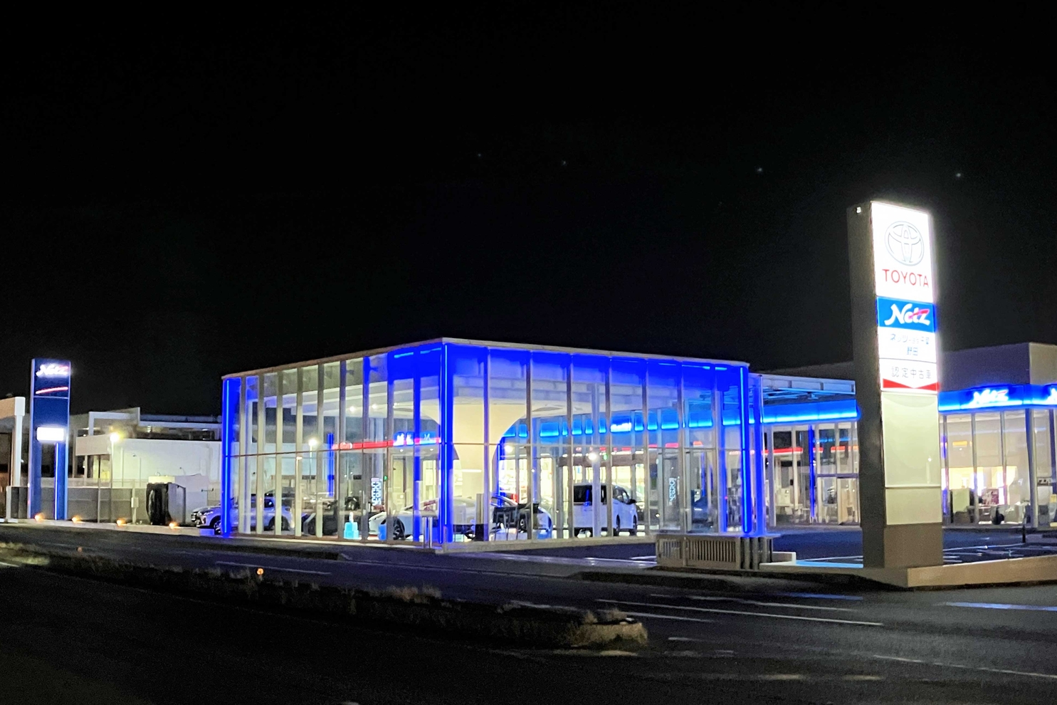ネッツ,ネッツ千葉,トヨタ,千葉,野田,ショールーム,店舗,キューブ,外観,toyota,ディーラー,店舗,車,イルミネーション
