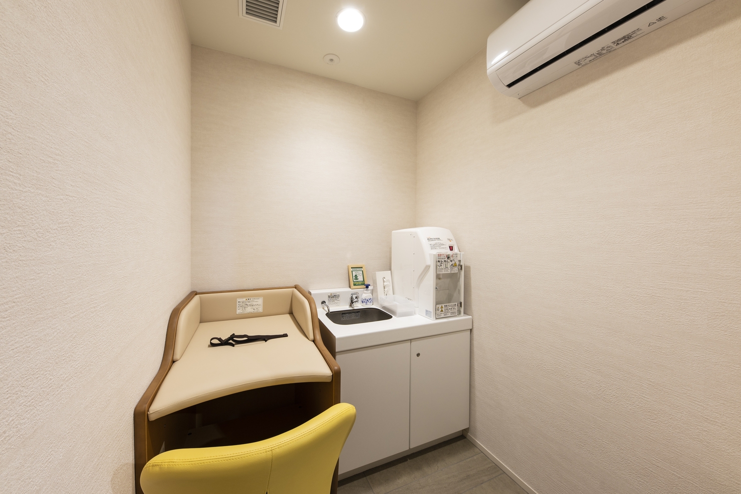 白山インター店 授乳室