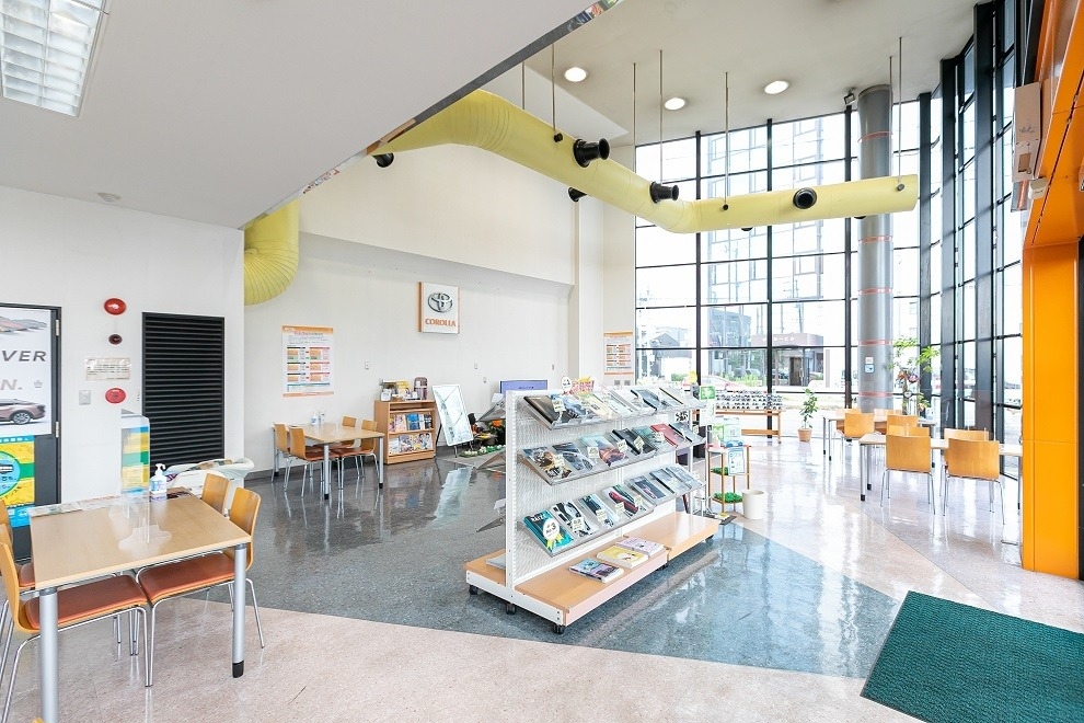 鏡島店室内