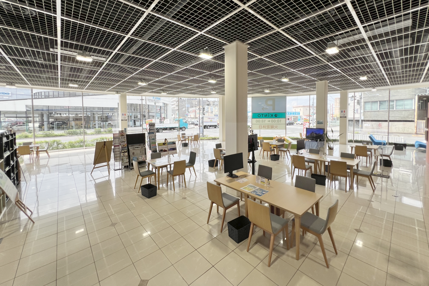 六万寺店ショールーム