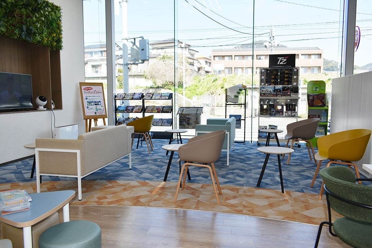 若松店_待合コーナー