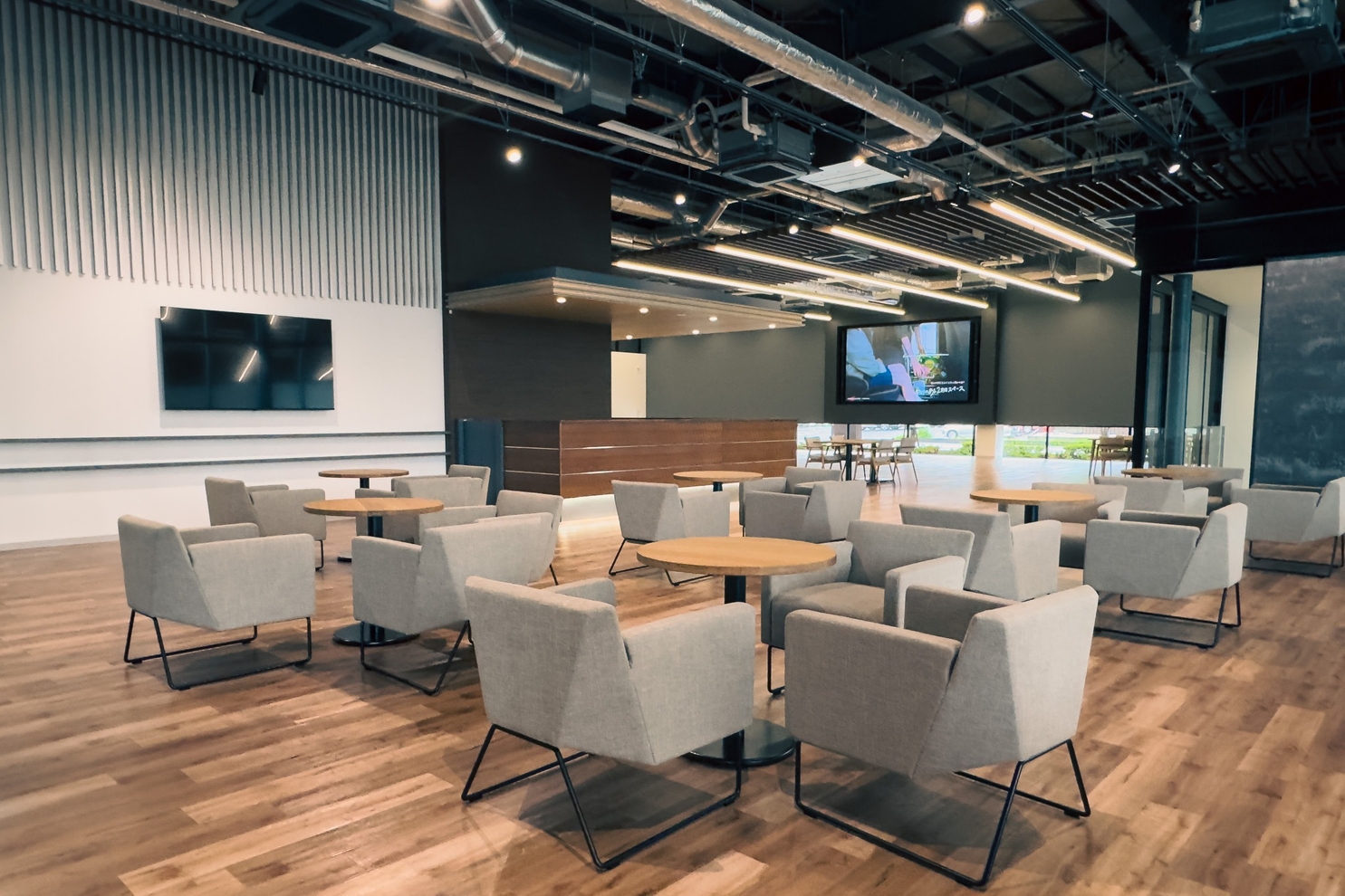 やじま店_待合スペース2