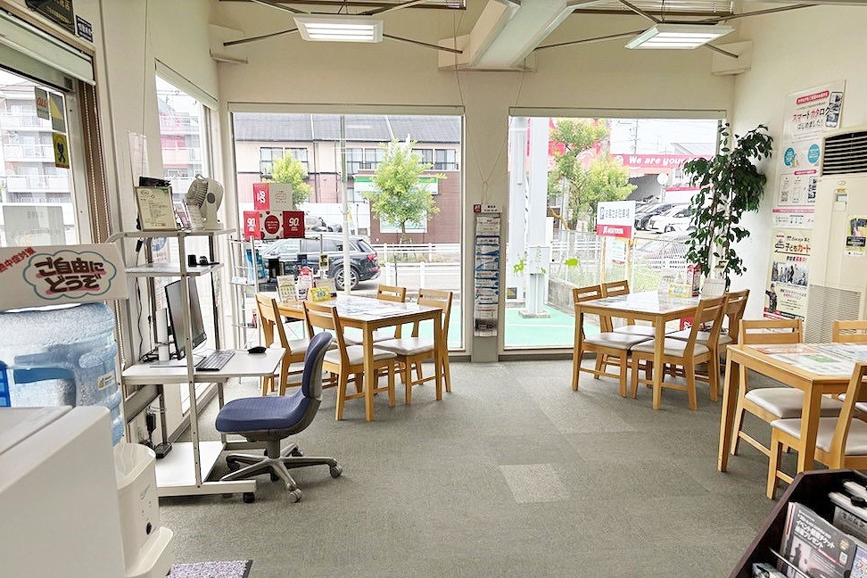 春日井マイカーセンターショウルーム